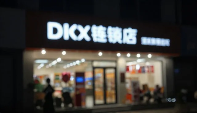 平面设计服务的两种做法对比及其实际取舍